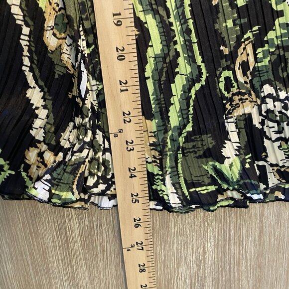 Violet and Claire Top Women's Green Sz S Pleats Crochet Babydoll Fairy Y2K - Picture 12 of 12